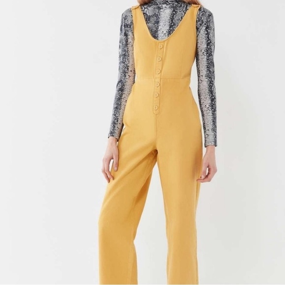 Urban Outfitters Mustard Denim Wide Leg Jumpsuit / Overalls Size Medium - Picture 2 of 12